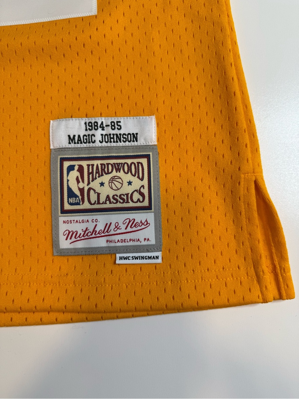 Mitchell & Ness Hardwood Classics Magic Johnson #32 Lakers Jersey - Picture 5 of 9